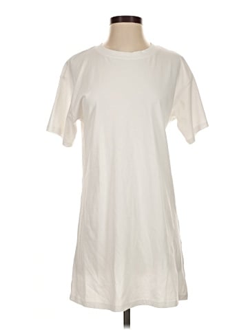 Alice + Olivia Casual Dress (view 1)