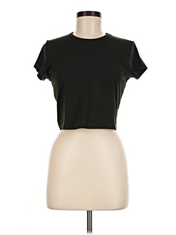 Uniqlo Short Sleeve T-Shirt (view 1)