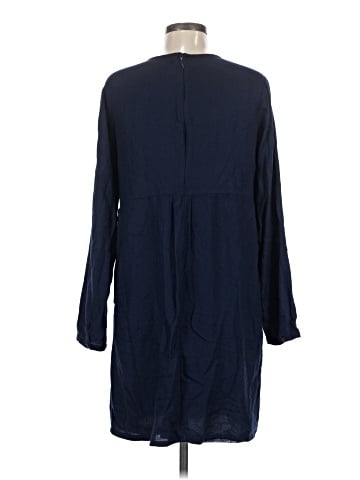 Old Navy Casual Dress (view 2)
