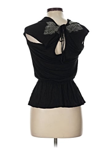 Pretty Good Sleeveless Blouse (view 2)