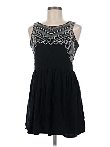Xhilaration Cocktail Dress (view 1)