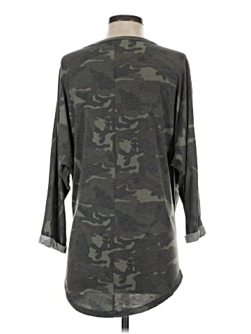 Queen B 3/4 Sleeve Top (view 2)