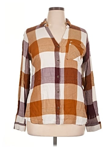 Maurices Long Sleeve Button-Down Shirt (view 1)