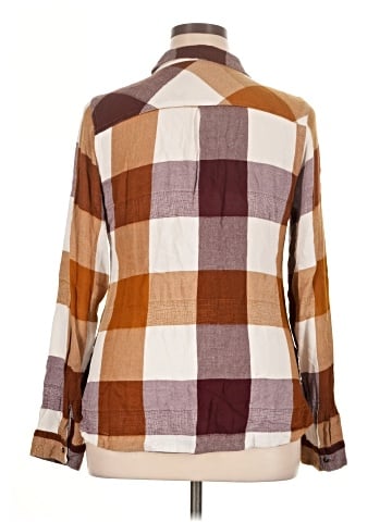Maurices Long Sleeve Button-Down Shirt (view 2)