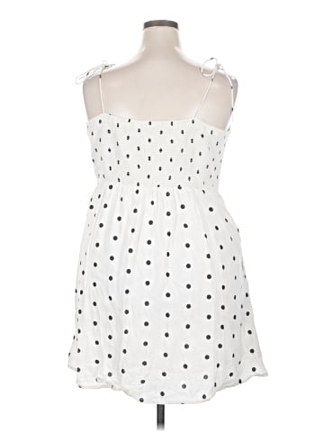 Old Navy Casual Dress (view 2)