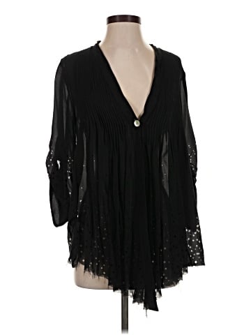 Elizabeth and James 3/4 Sleeve Blouse (view 1)