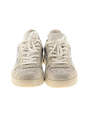 VEJA Sneakers (view 2)