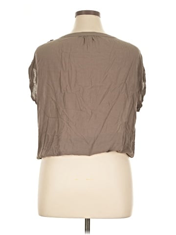 a.n.a. A New Approach Short Sleeve Blouse (view 2)