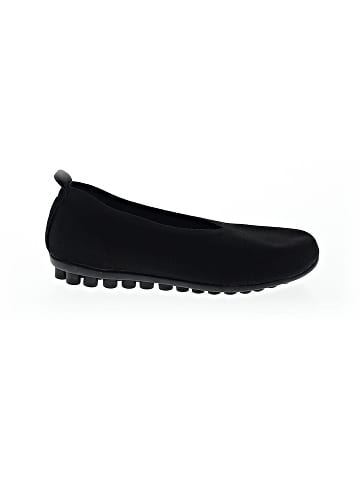 Bernie Mev Flats (view 1)
