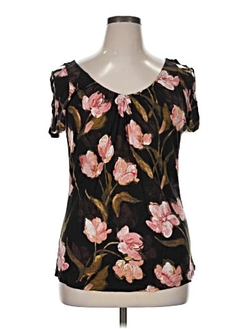 Jennifer Lopez Short Sleeve T-Shirt (view 1)