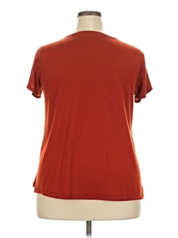 Jennifer Lauren Short Sleeve T-Shirt (view 2)