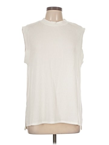 Tres Bien U.S.A. Sleeveless Top (view 1)