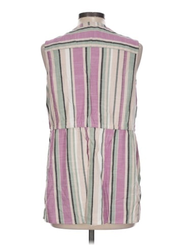 Lee Sleeveless Button-Down Shirt (view 2)