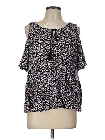 a.n.a. A New Approach Sleeveless Blouse (view 1)