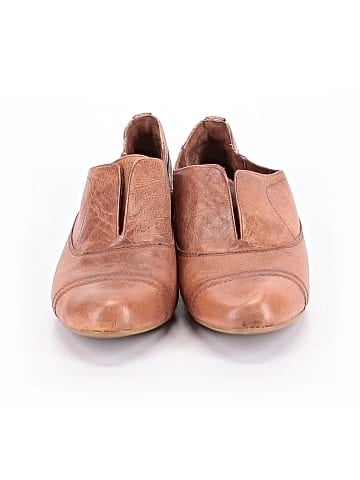 Crown Vintage Flats (view 2)