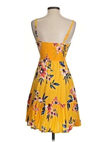 Old Navy Casual Dress (view 2)