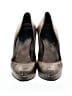 Gucci Metallic Gray Metallic Leather Pumps Size 7 1/2 - photo 2