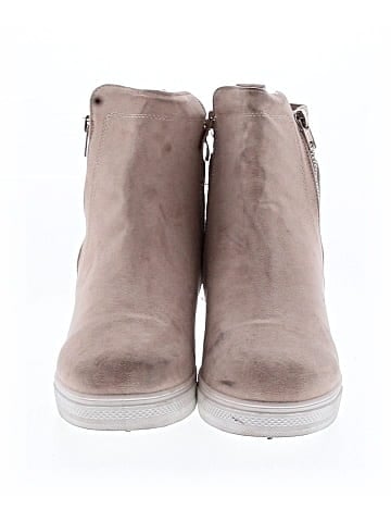 Rouge Ankle Boots (view 2)