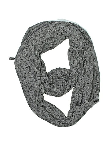 Sholdit Scarf (view 1)