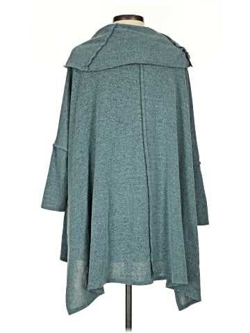 Easel Poncho (view 2)