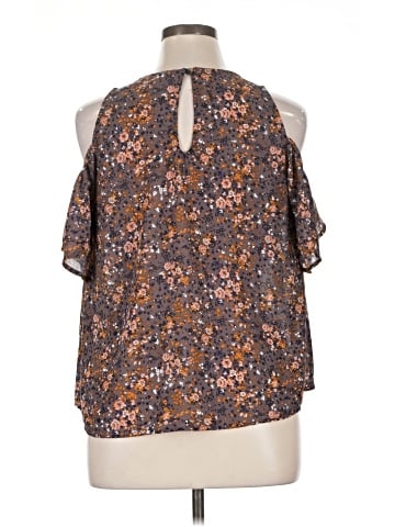 Xhilaration Short Sleeve Blouse (view 2)