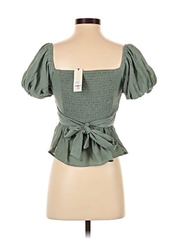 Francesca's Short Sleeve Top (view 2)