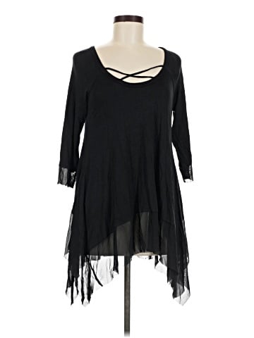 Cha Cha Vente Casual Dress (view 1)