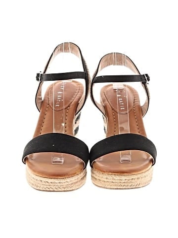 Kelly & Katie Wedges (view 2)