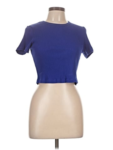 Uniqlo Short Sleeve T-Shirt (view 1)
