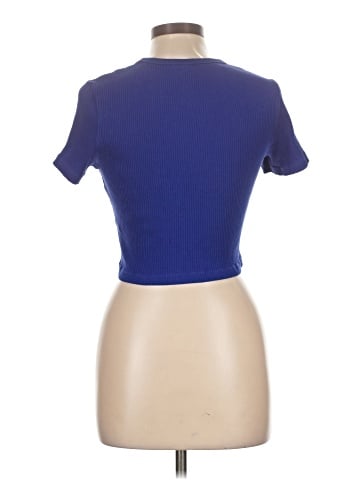 Uniqlo Short Sleeve T-Shirt (view 2)