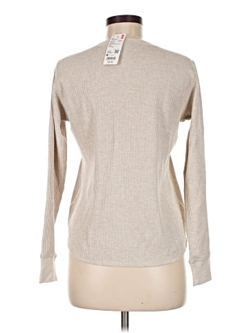 Uniqlo Long Sleeve T-Shirt (view 2)