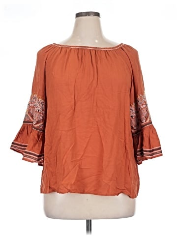 Max Studio 3/4 Sleeve T-Shirt (view 1)