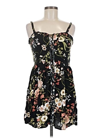 Xhilaration Sleeveless T-Shirt (view 1)