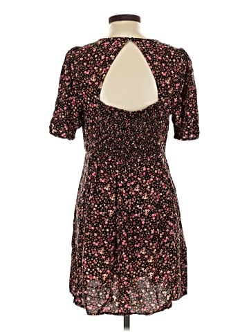 Old Navy Casual Dress (view 2)