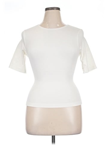 Yitty Short Sleeve T-Shirt (view 1)