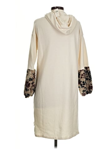 Amadi Poncho (view 2)