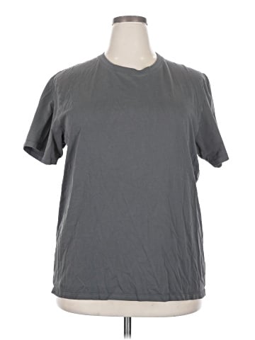 Uniqlo Short Sleeve T-Shirt (view 1)