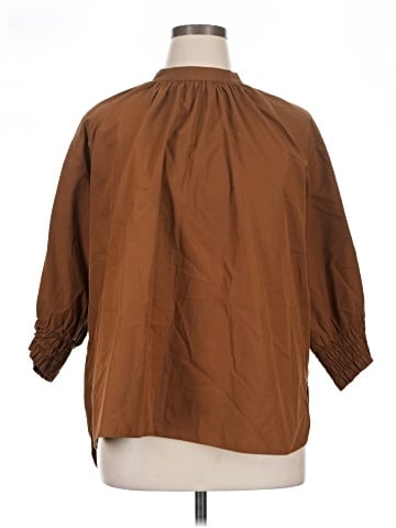 Uniqlo 3/4 Sleeve Button-Down Shirt (view 1)
