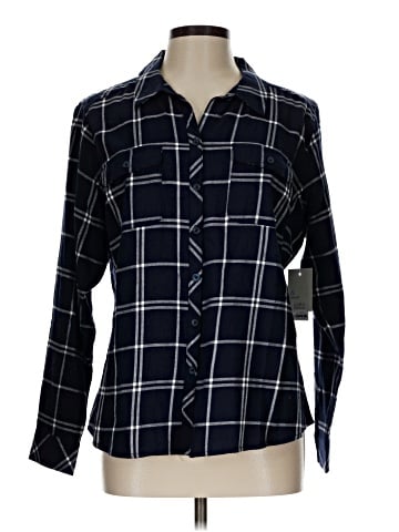 Croft & Barrow Long Sleeve Button-Down Shirt (view 1)