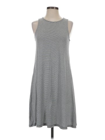 Old Navy Casual Dress (view 1)