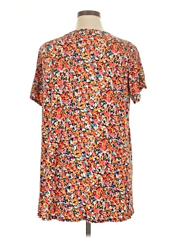 T Tahari Short Sleeve T-Shirt (view 2)