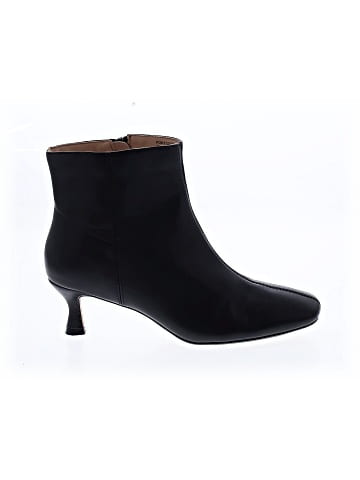 Journee Collection Ankle Boots (view 1)
