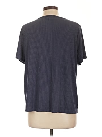 Old Navy Short Sleeve T-Shirt (view 2)
