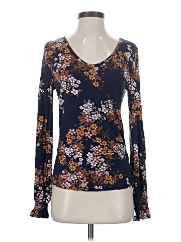 Maurices Long Sleeve T-Shirt (view 1)