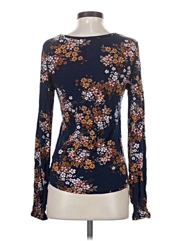 Maurices Long Sleeve T-Shirt (view 2)