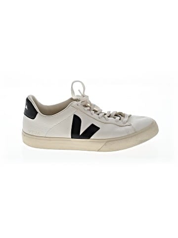 VEJA Sneakers (view 1)