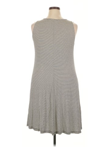 Old Navy Casual Dress (view 2)