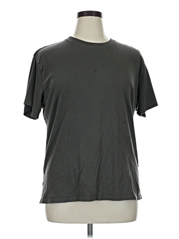 Uniqlo Short Sleeve T-Shirt (view 1)