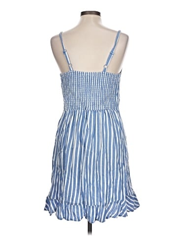 Old Navy Casual Dress (view 2)