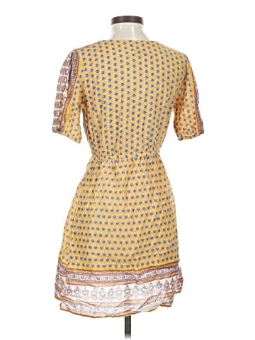 Urban Outfitters Casual Dress (view 2)